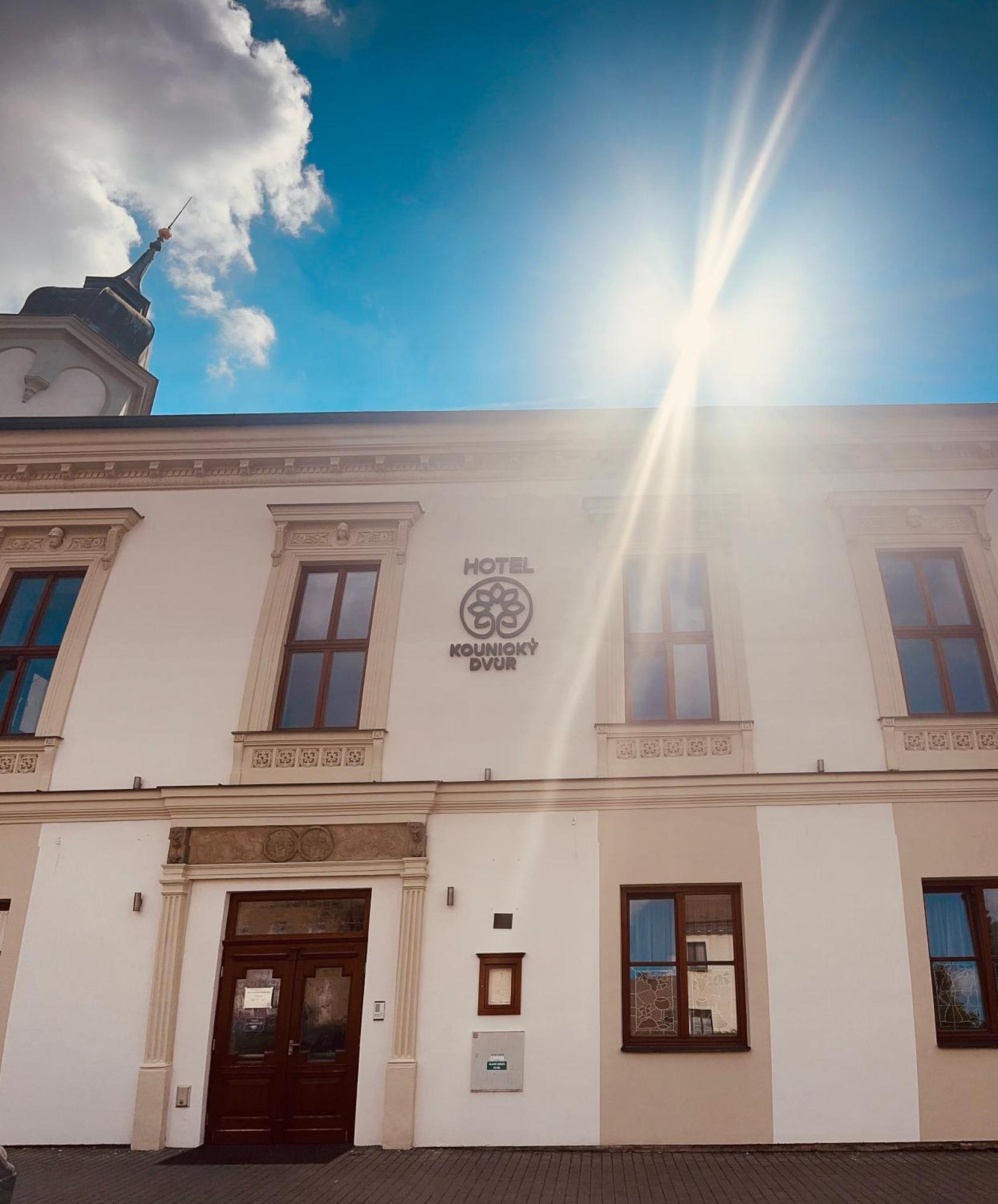 Kounicky Dvur Hotel Dolní Kounice Eksteriør billede